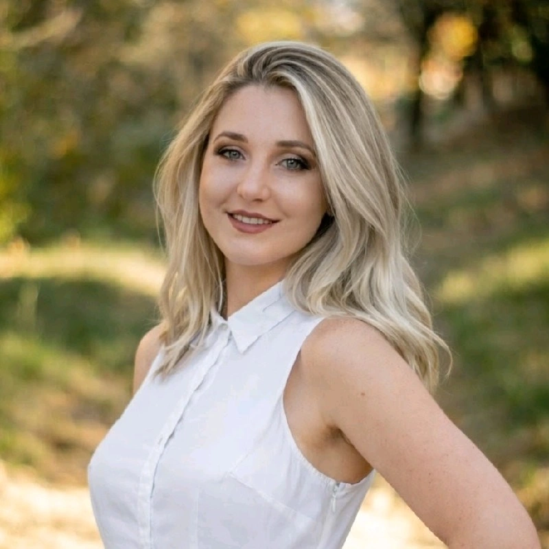 Portrait of Tiffany Gregory, Digital Marketing Specialist at Art Consulting Services